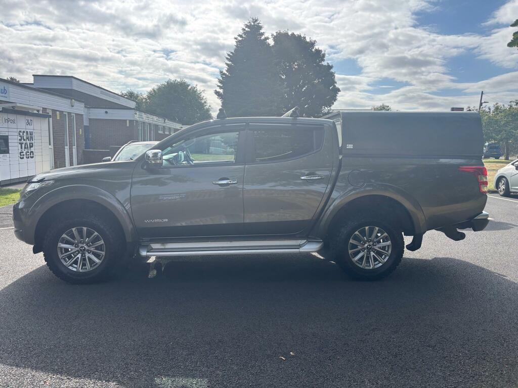 Mitsubishi L200 2.4 Di-d Dc Warrior 4Wd Euro 6 CP17VKZ Green #4