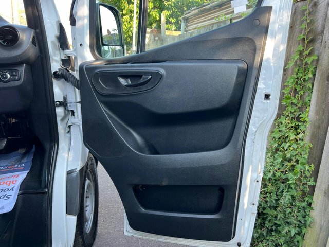 Mercedes-Benz Sprinter Panel Van White #37