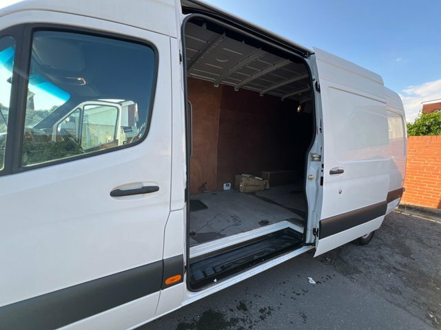 Mercedes-Benz Sprinter Panel Van White #34