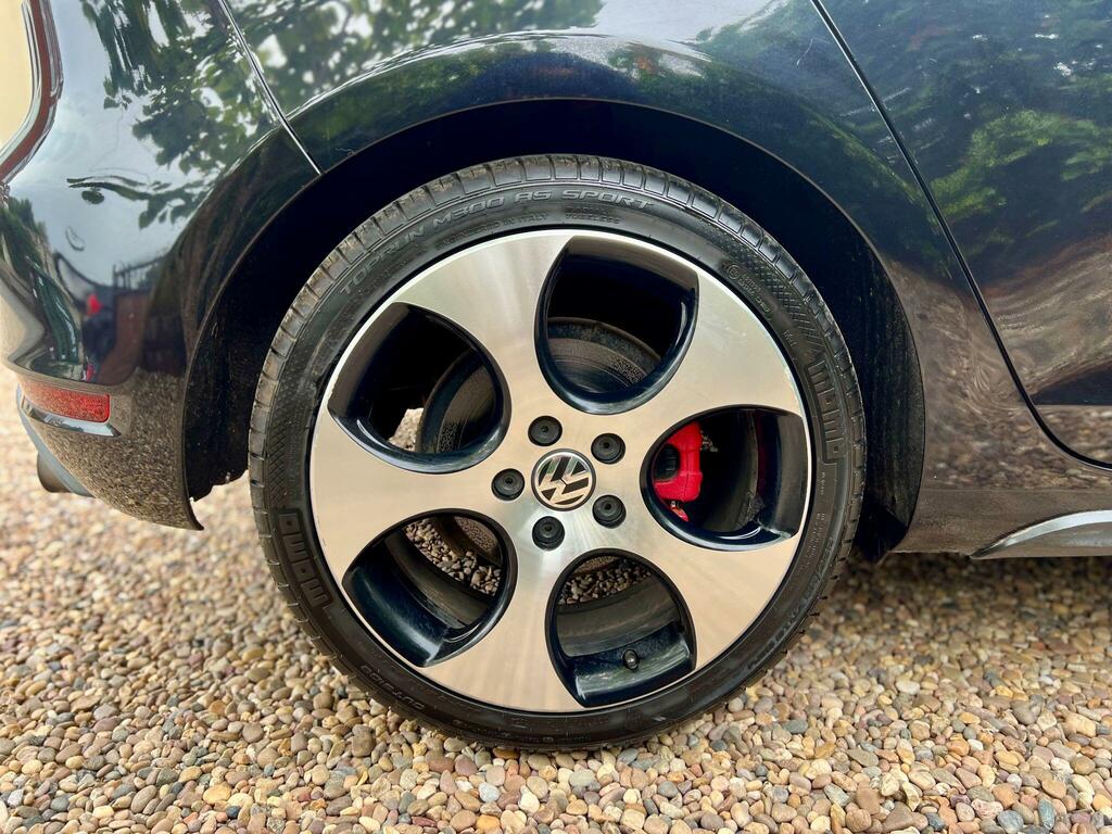 Volkswagen Golf 1.6 Tdi Se Euro 5 Red #32