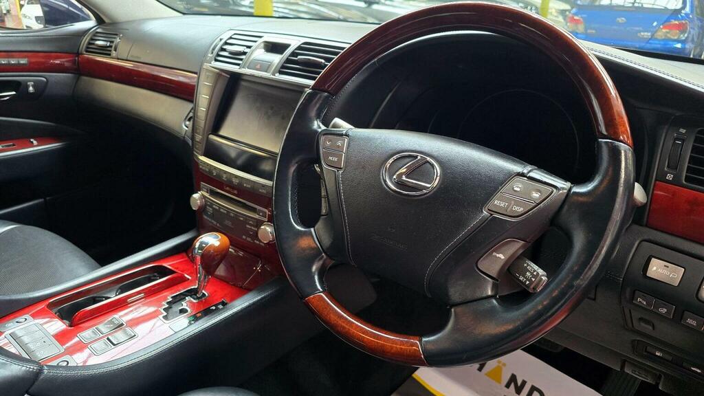 Lexus LS 600H L Rsr Black #16