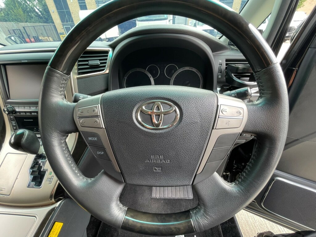 Toyota Vellfire #53