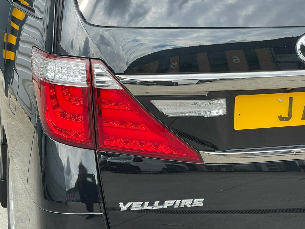 Toyota Vellfire #24
