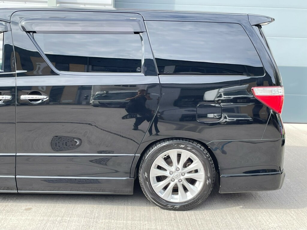 Toyota Vellfire #39