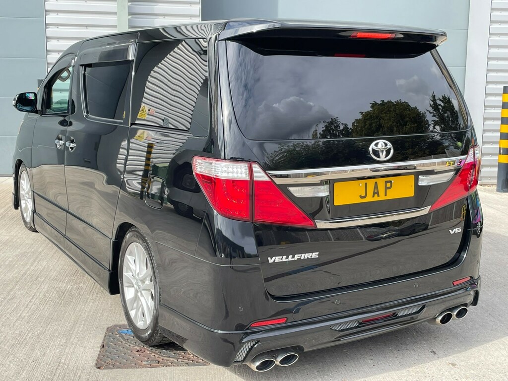 Toyota Vellfire #37