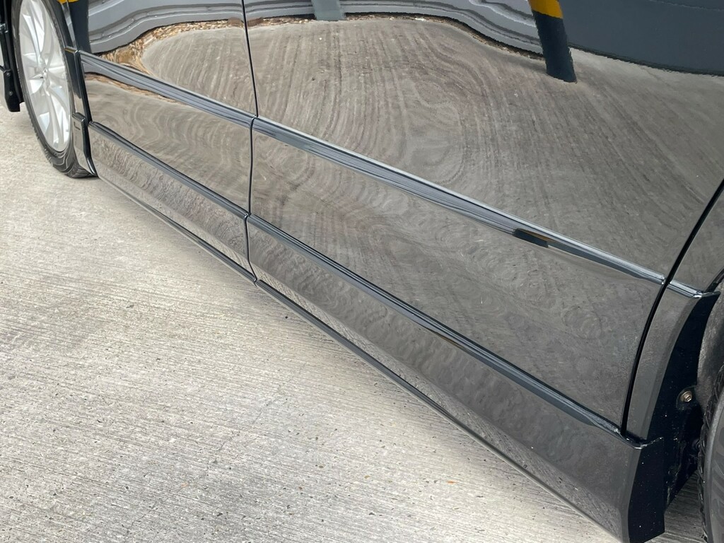 Toyota Vellfire #32