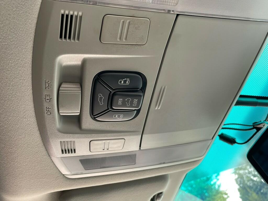 Toyota Vellfire #59