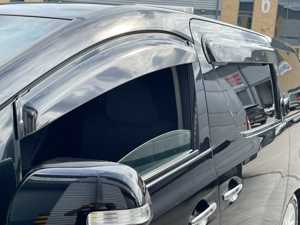 Toyota Vellfire #33