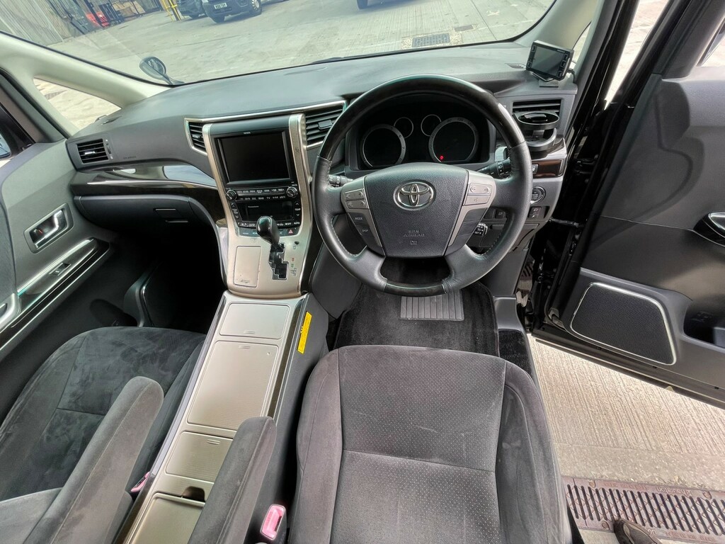 Toyota Vellfire #51