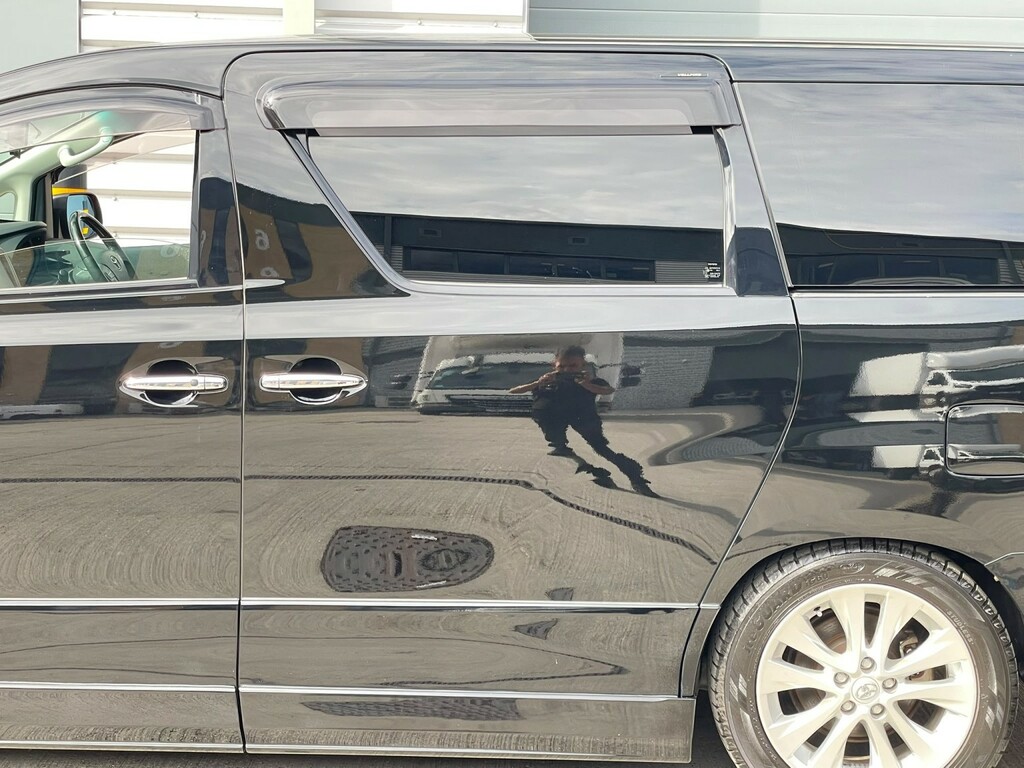 Toyota Vellfire #40