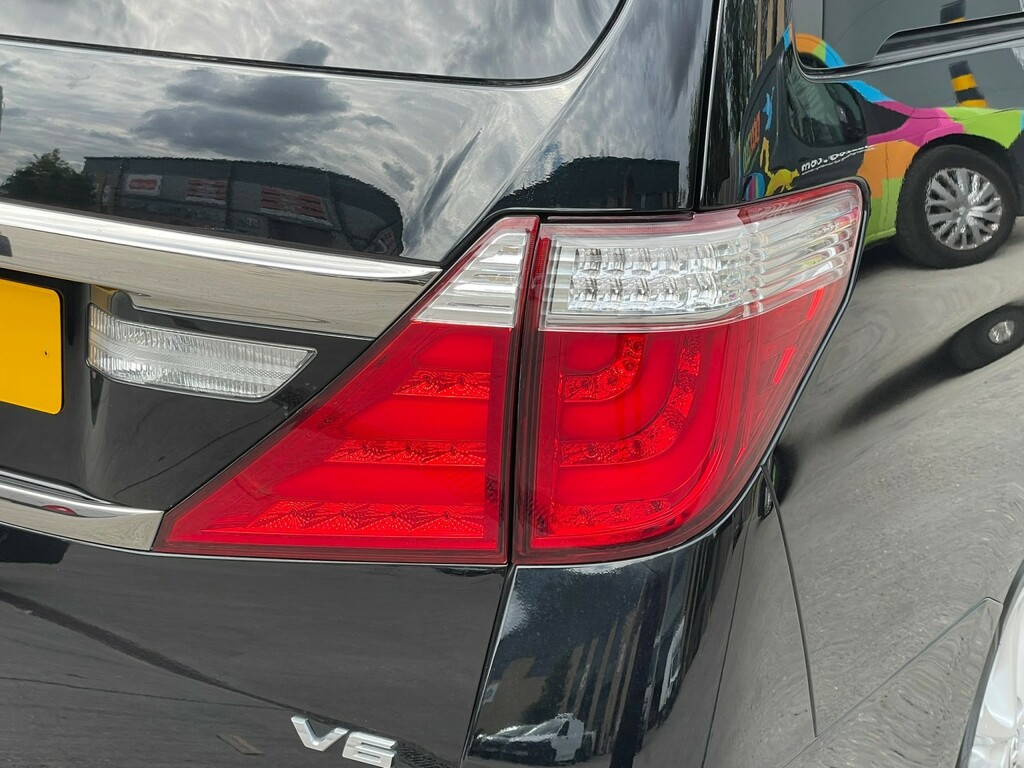 Toyota Vellfire #22
