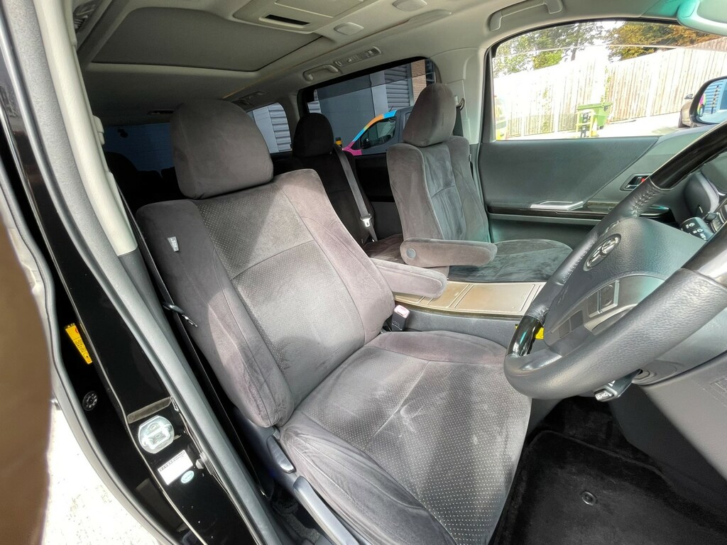 Toyota Vellfire #64