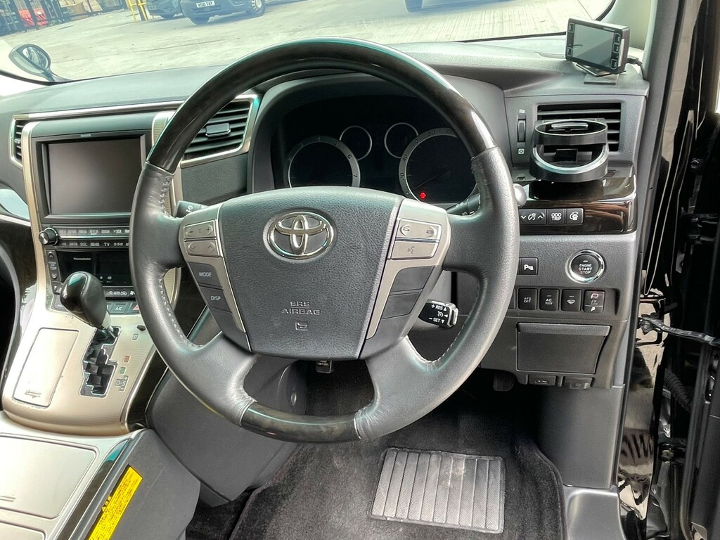 Toyota Vellfire #52