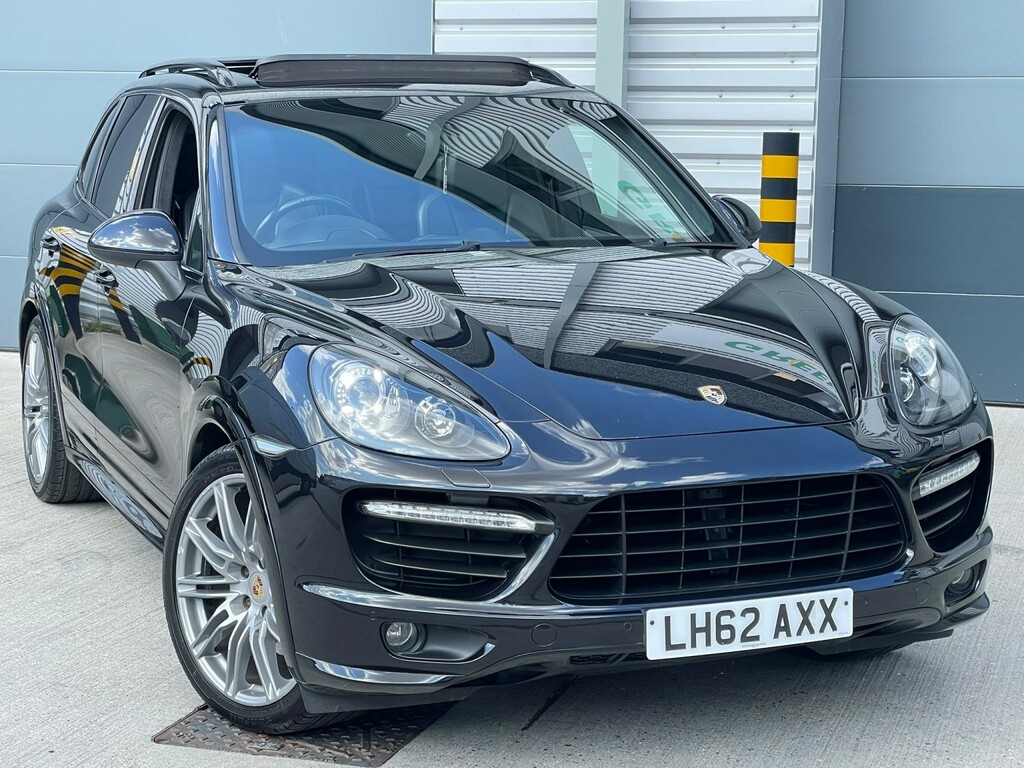 Porsche Cayenne 4.8 Gts Black #4