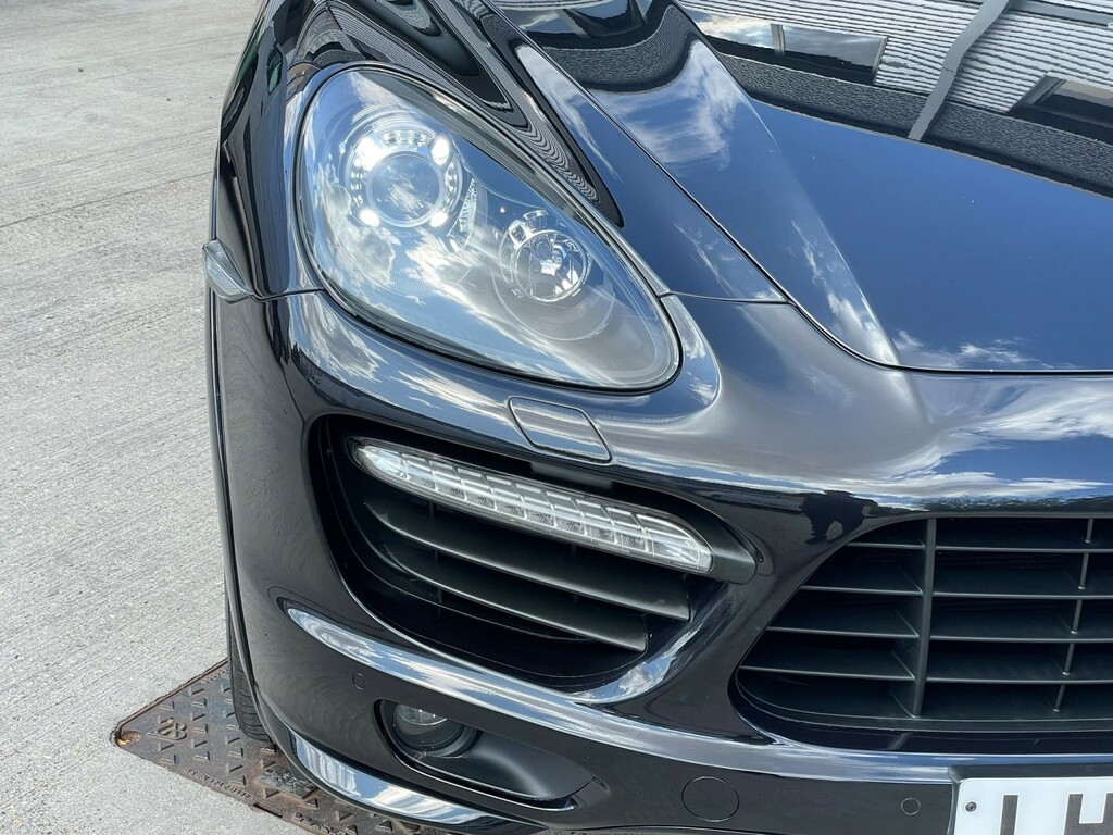 Porsche Cayenne 4.8 Gts Black #5