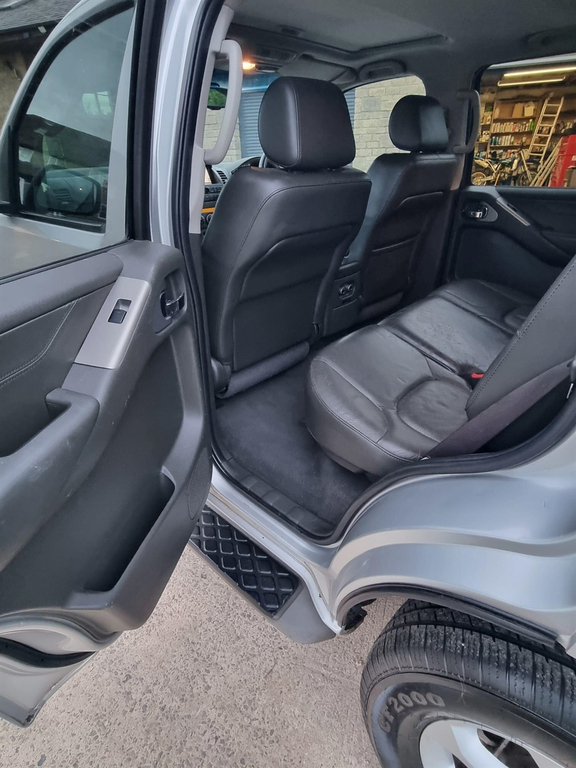 Nissan Pathfinder Acenta Black #24
