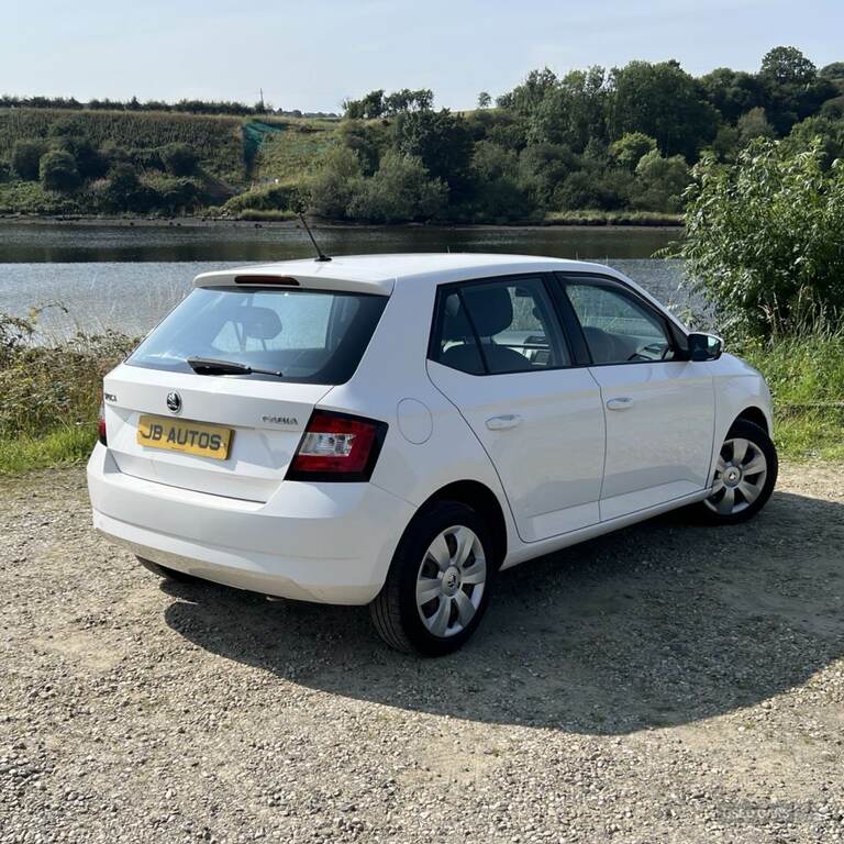 Skoda Fabia 1.0 Mpi 60 S SY66TVJ White #3