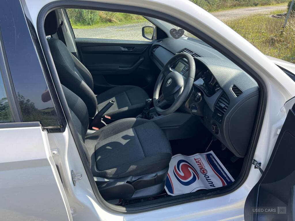 Skoda Fabia 1.0 Mpi 60 S SY66TVJ White #5