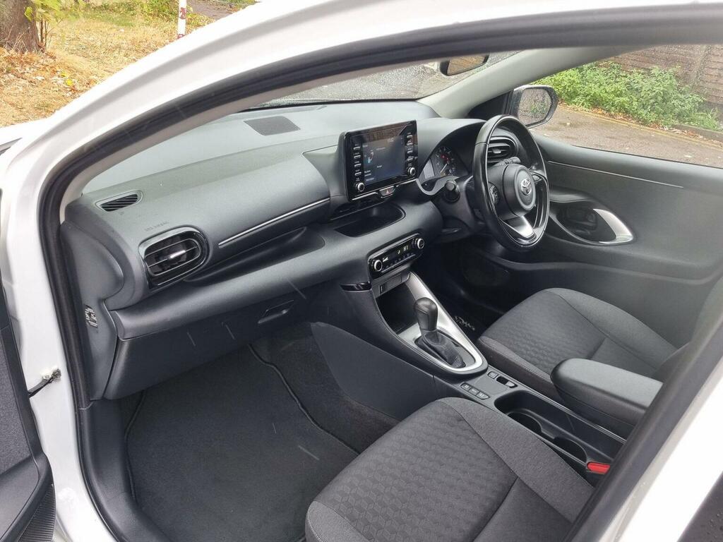 Toyota Yaris Hatchback #9