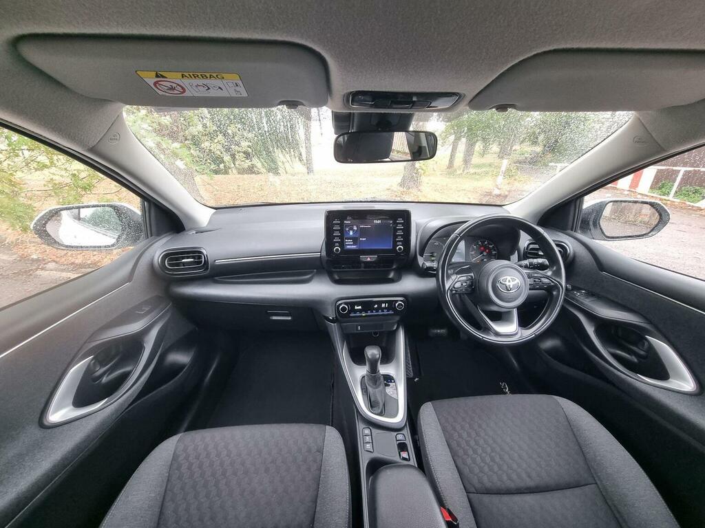Toyota Yaris Hatchback #10