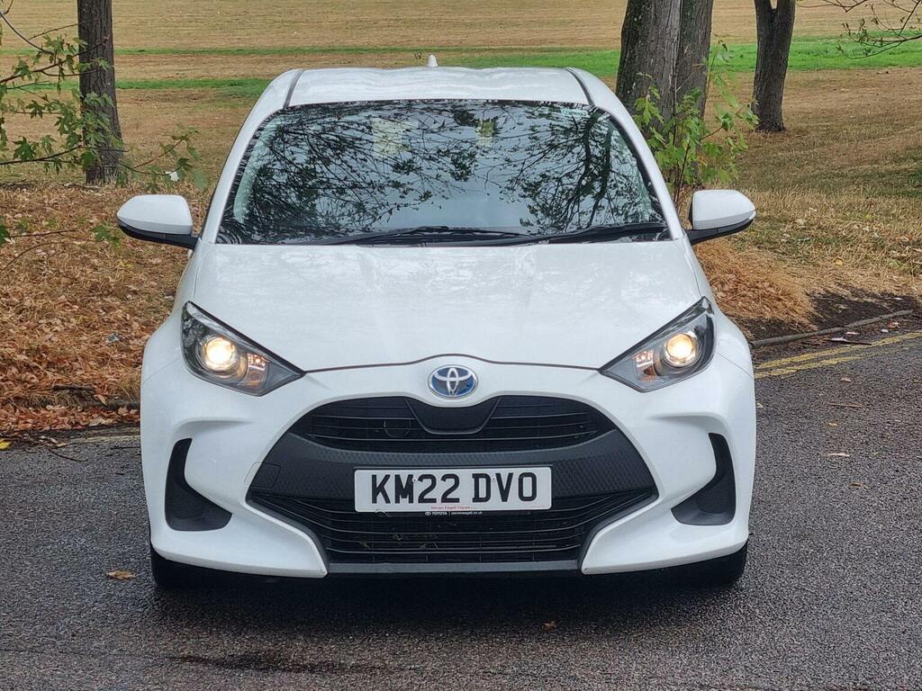 Toyota Yaris 1.5 Vvt-h Icon E-cvt Euro 6 Ss White #3