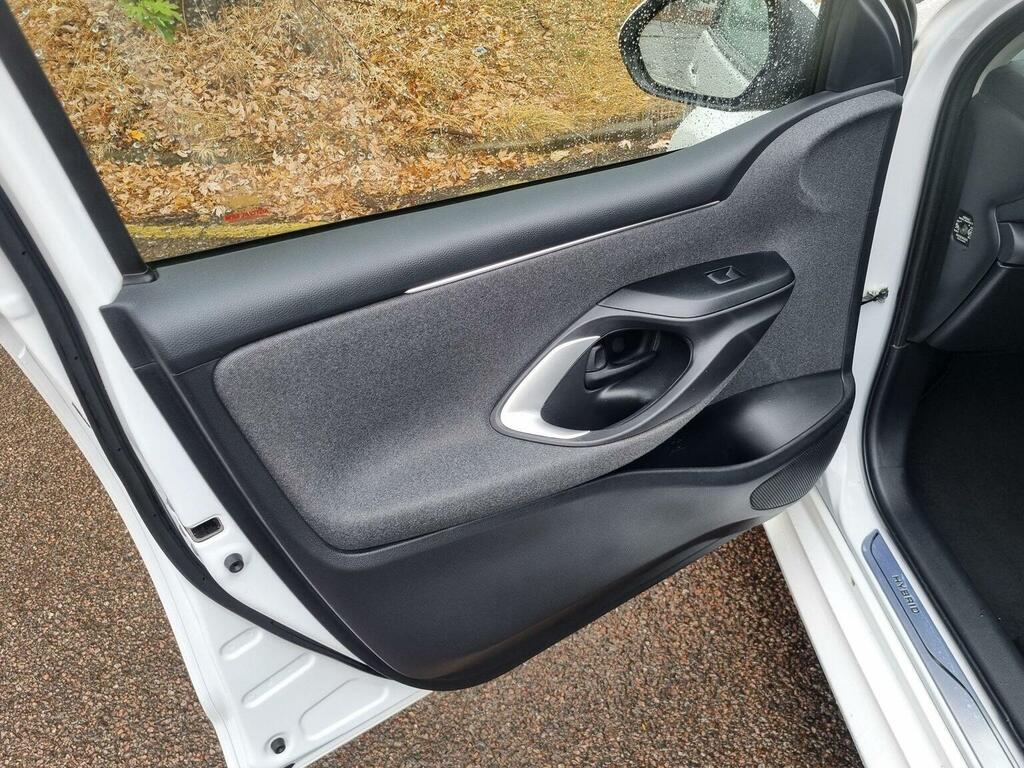 Toyota Yaris Hatchback #19