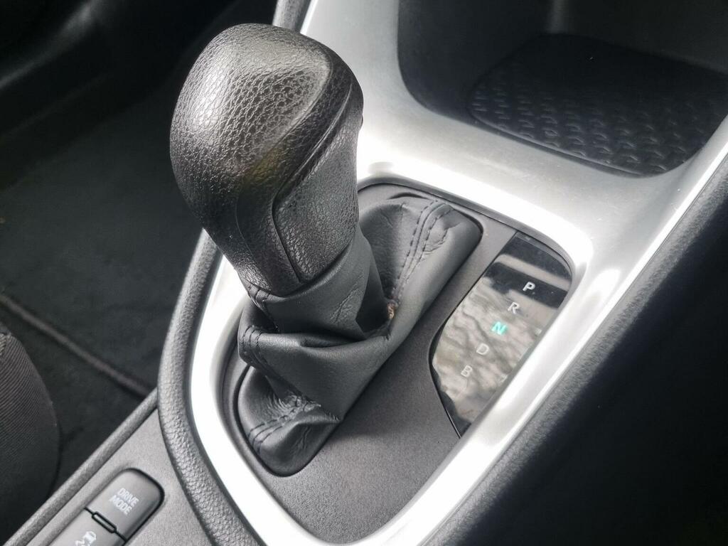 Toyota Yaris Hatchback #8
