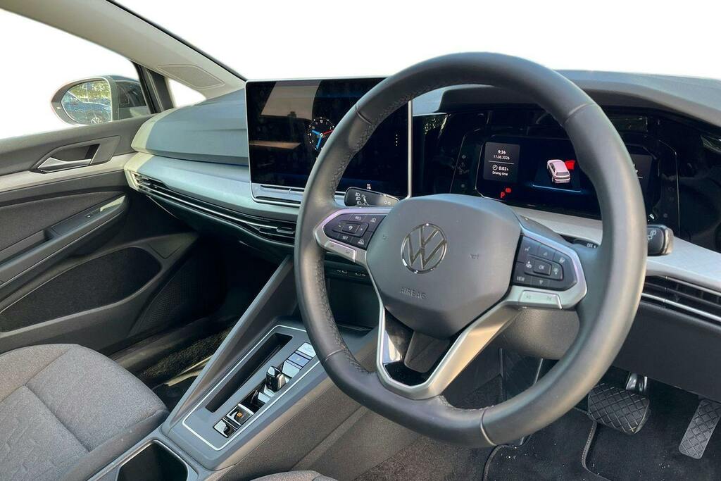 Volkswagen e-Golf 1.5 Tsi Ehybrid 19.7Kwh Match Hatchback Black #6