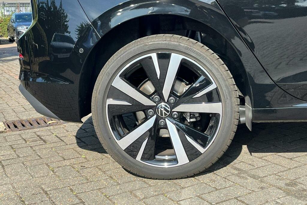 Volkswagen e-Golf 1.5 Tsi Ehybrid 19.7Kwh Match Hatchback Black #5