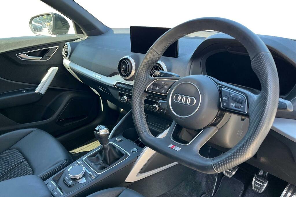 Audi Q2 1.5 Tfsi Cod 35 Black Edition Suv Manua RJ23ZRF Black #6