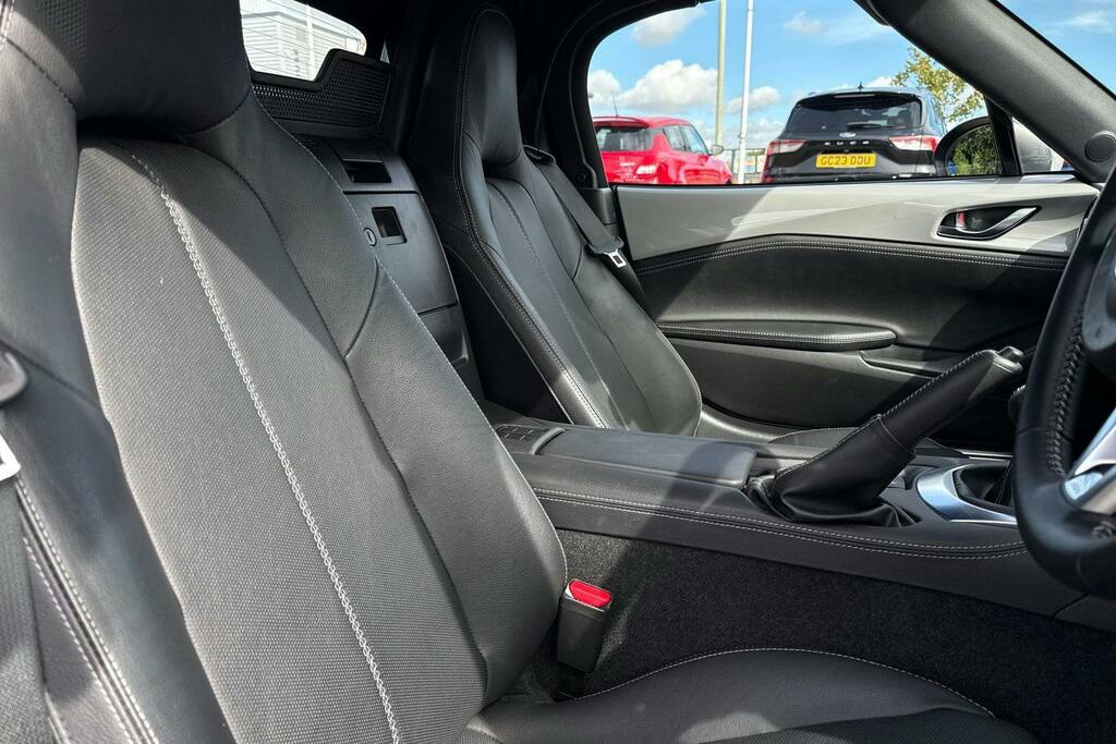 Mazda MX-5 Exclusive-line Red #20