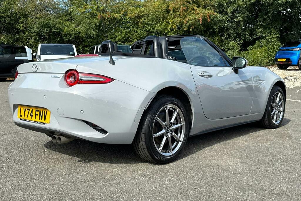 Mazda MX-5 Exclusive-line Red #32