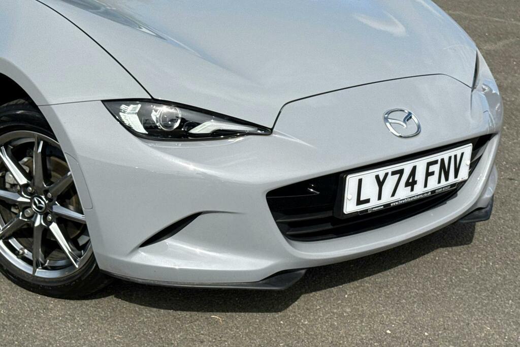 Mazda MX-5 Exclusive-line Red #37