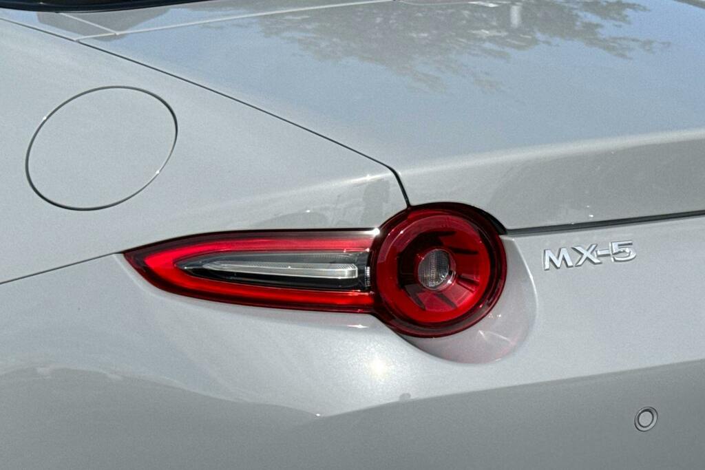 Mazda MX-5 Exclusive-line Red #25