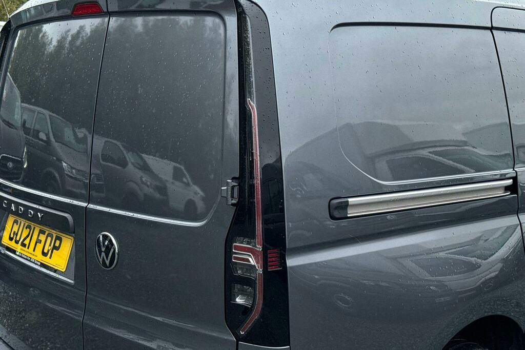 Volkswagen Caddy Maxi Commerce White #13