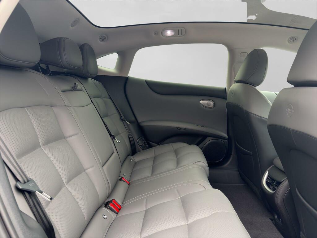 MG IM5 100Kwh Long Range Saloon #14