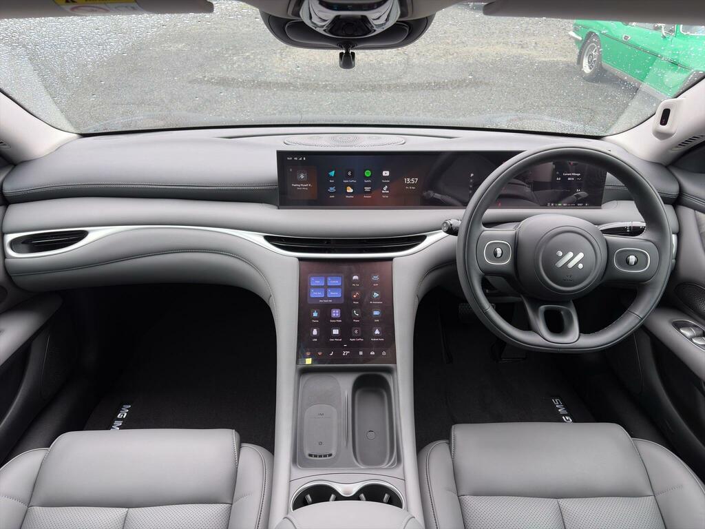 MG IM5 100Kwh Long Range Saloon #10