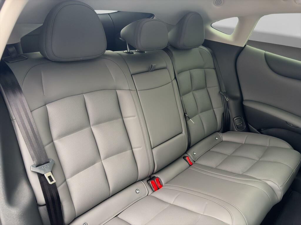 MG IM5 100Kwh Long Range Saloon #12