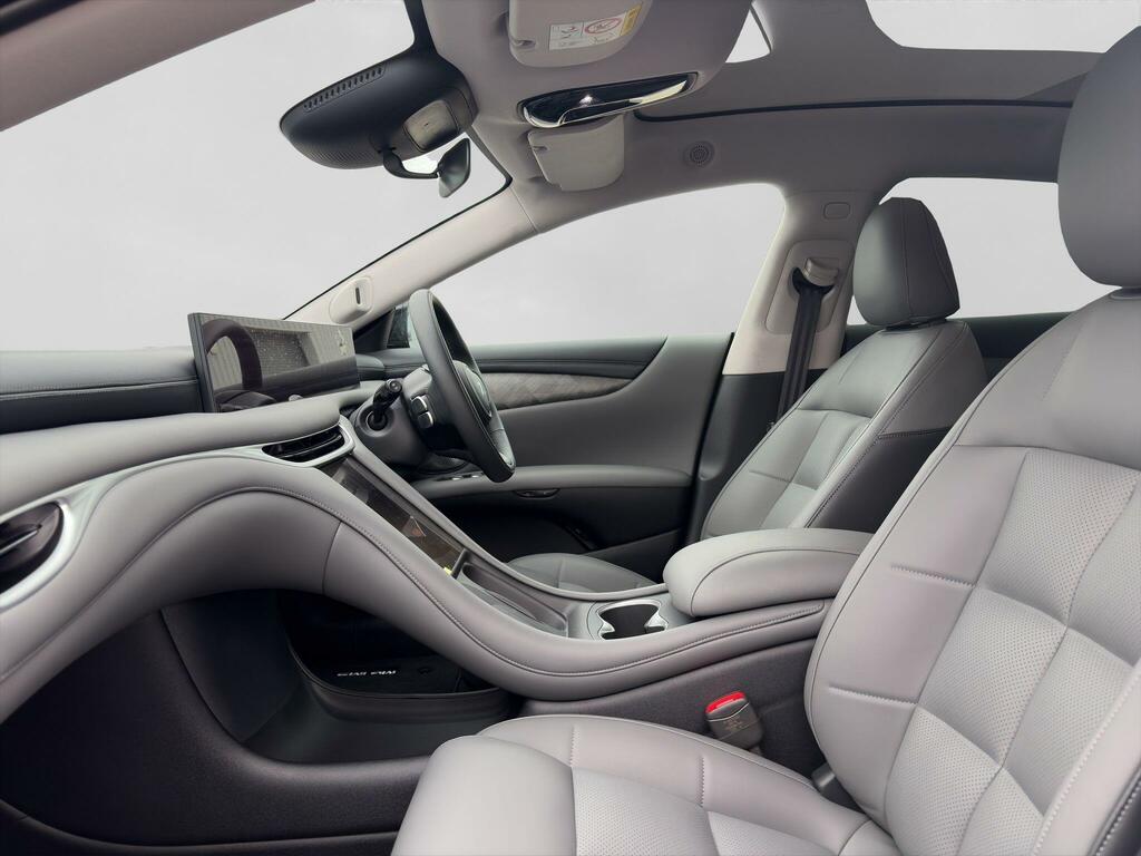 MG IM5 100Kwh Long Range Saloon #9