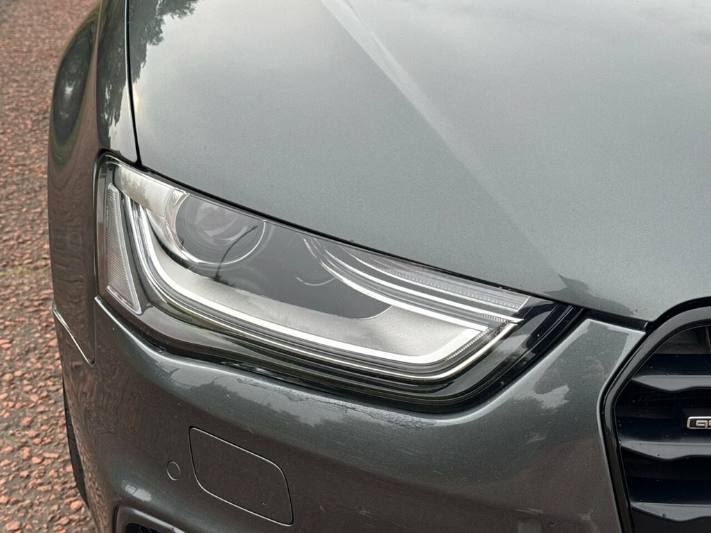Audi A4 2L Black Edition Grey #4