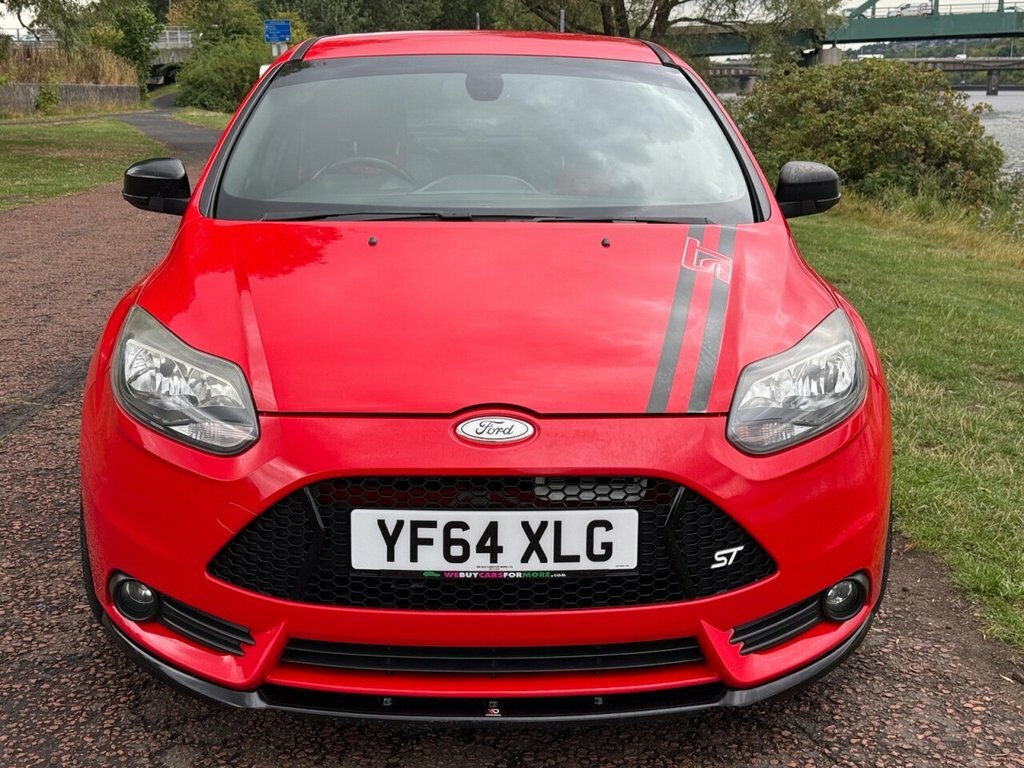 Ford Focus Hatchback YF64XLG Red #2