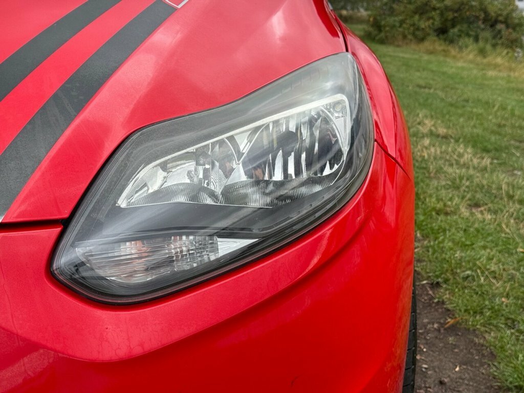 Ford Focus Hatchback YF64XLG Red #3
