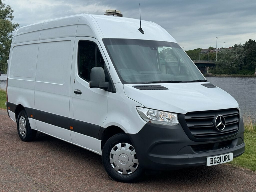 Mercedes-Benz Sprinter 2.1L Progressive White