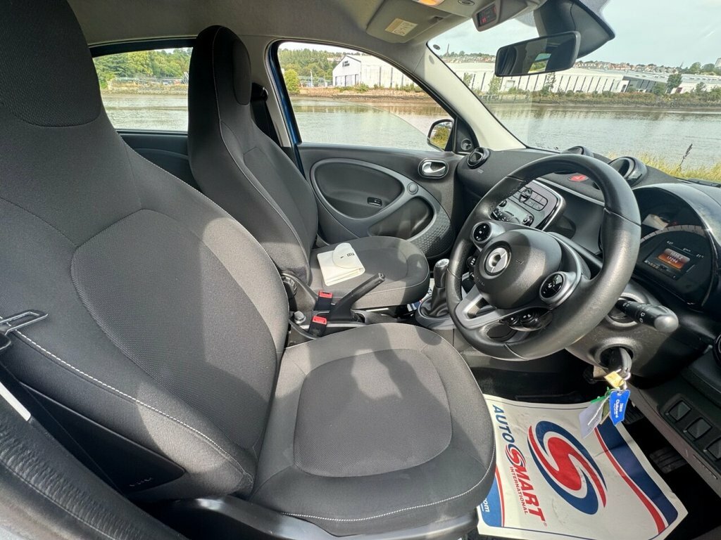 Smart Forfour Hatchback White #16