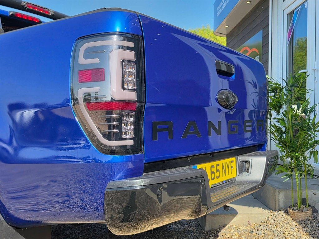 Ford Ranger Wildtrak Black #20