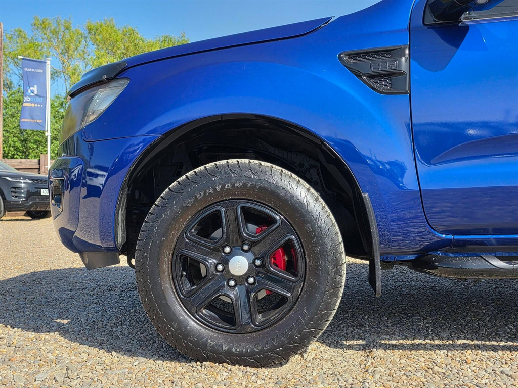Ford Ranger Wildtrak Black #22