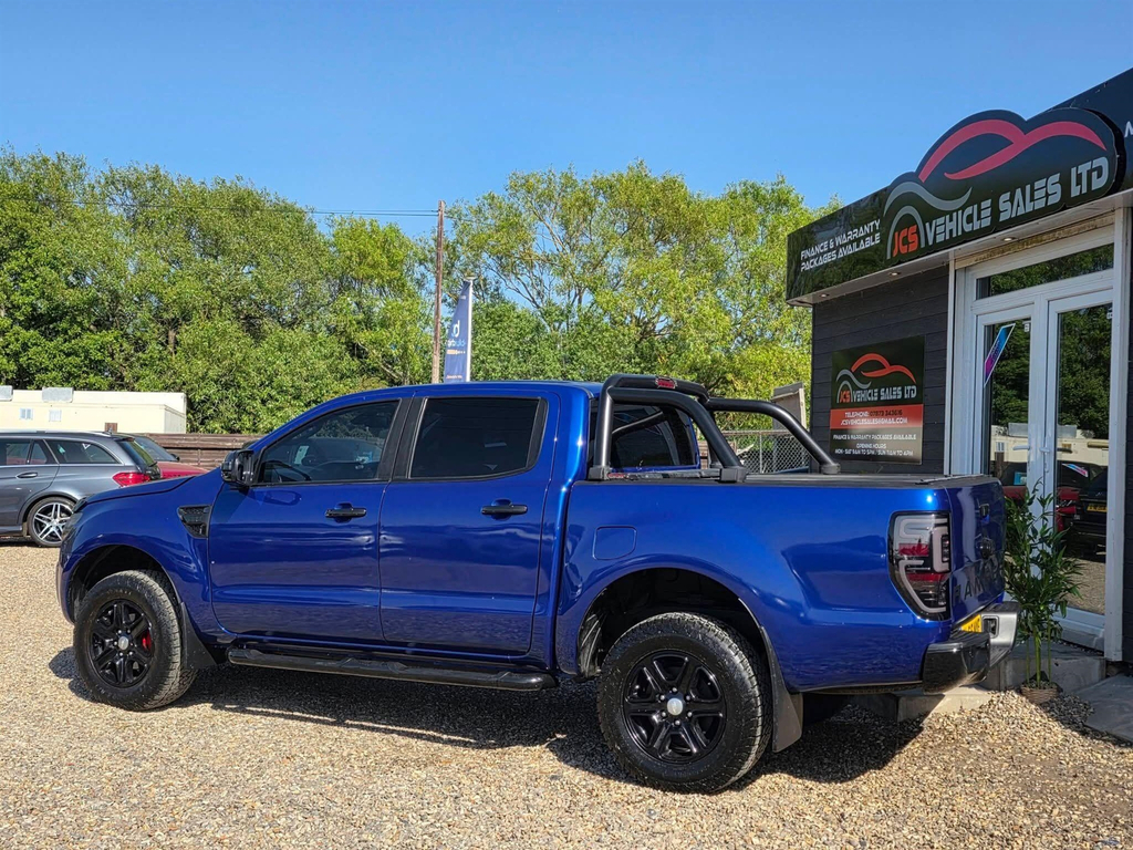 Ford Ranger Wildtrak Black #8