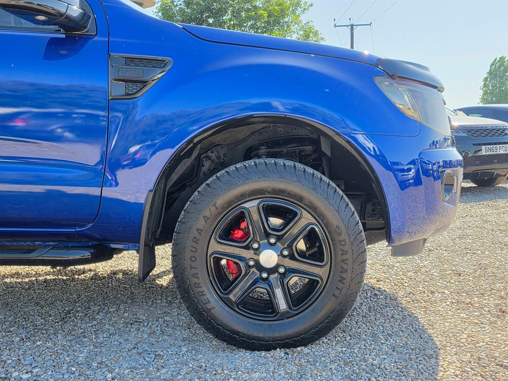 Ford Ranger Wildtrak Black #15