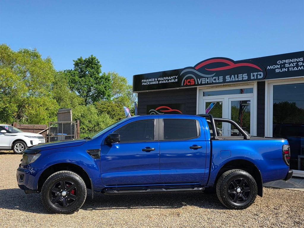 Ford Ranger Wildtrak Black #10