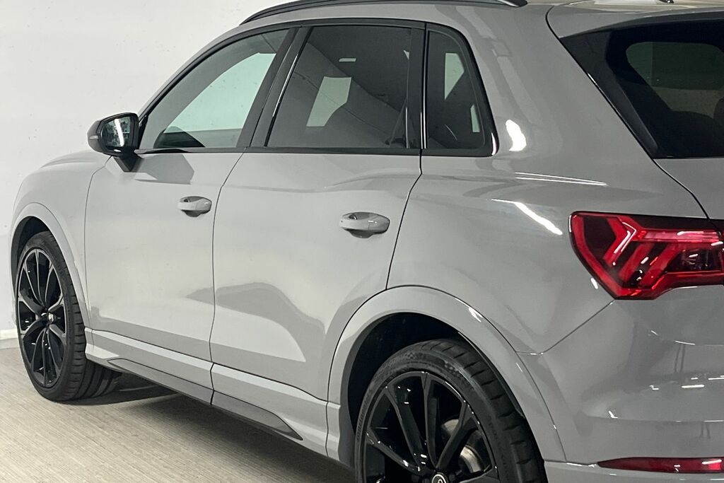 Audi RS Q3 Vorsprung Black #30